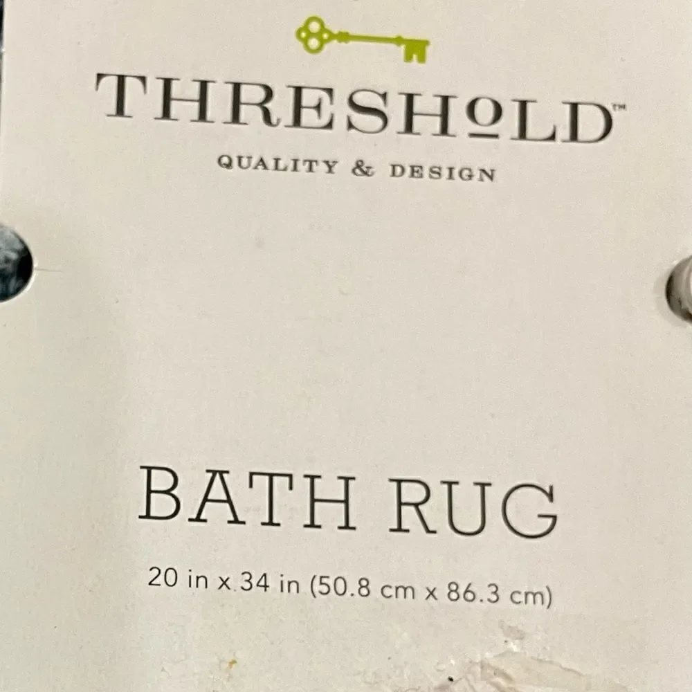 Threshold Quality Design Bath Rug. 20”x34”